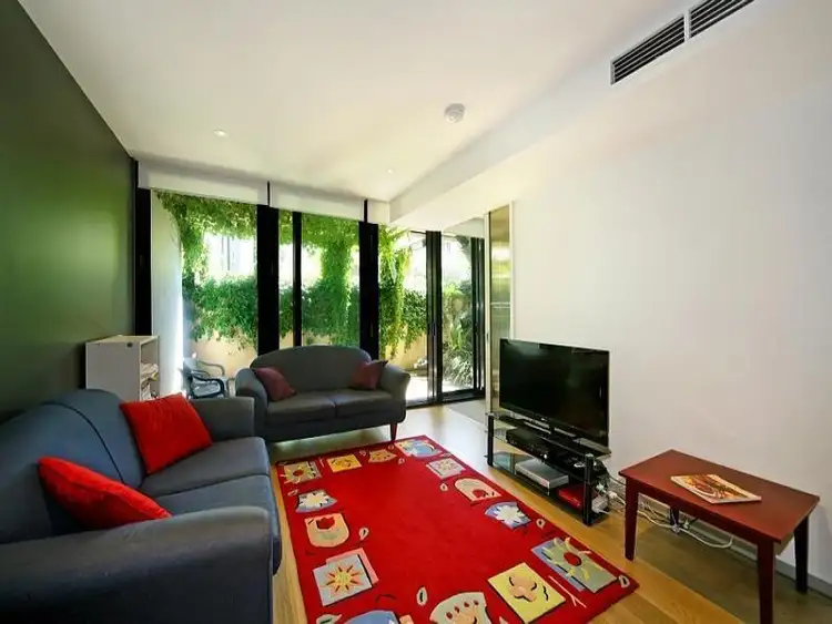 Third view of Homely apartment listing, 2/539 St Kilda Road, Melbourne VIC 3000