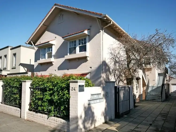 Main view of Homely unit listing, 1/24 Elgin Avenue, Armadale VIC 3143