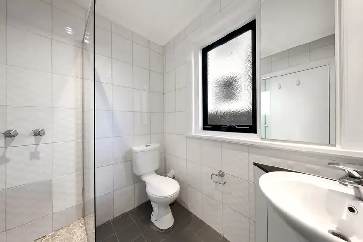 Sixth view of Homely apartment listing, 1/6 The Avenue, Windsor VIC 3181