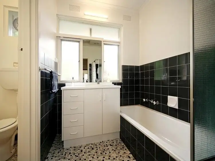 Sixth view of Homely apartment listing, 3/18a Mercer Road, Armadale VIC 3143