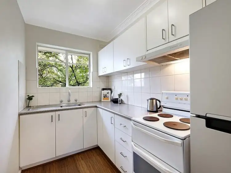 Fourth view of Homely apartment listing, 6/5 Peak Street, Malvern East VIC 3145