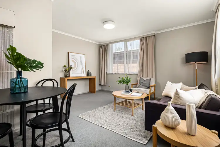 1/8 Avoca Avenue, Elwood VIC 3184