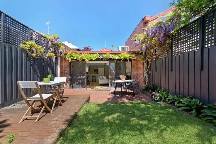 21 Gladstone Street, Windsor VIC 3181
