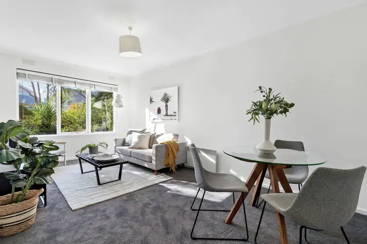 10/10 Valentine Grove, Armadale VIC 3143