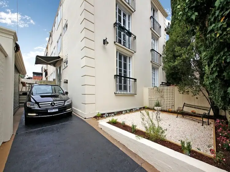 2/2 Armadale Street, Armadale VIC 3143