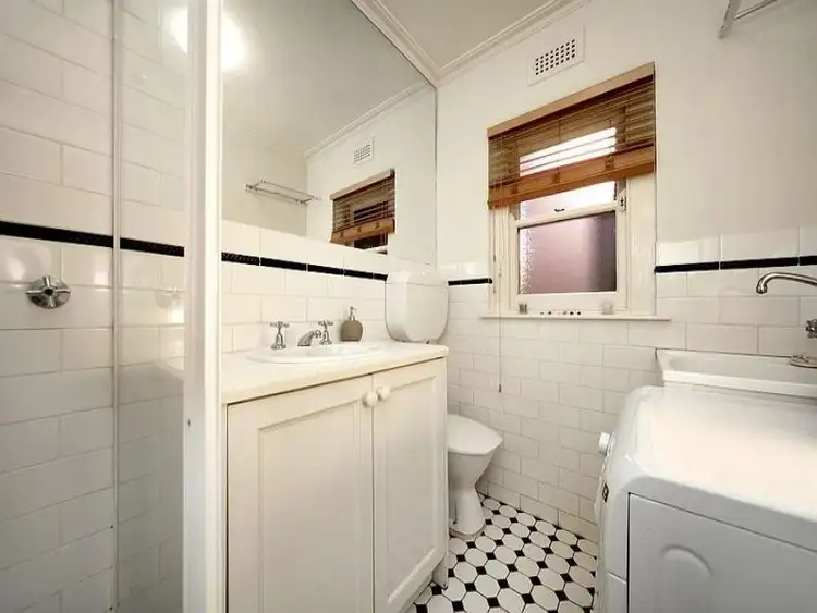 Sixth view of Homely apartment listing, 3/2 Irving Avenue, Prahran VIC 3181