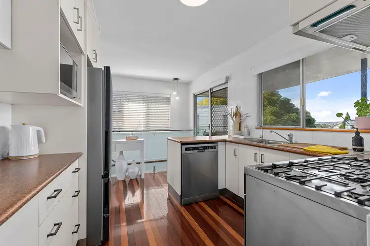 Fifth view of Homely house listing, 39 McIlwraith Avenue, Balmoral QLD 4171