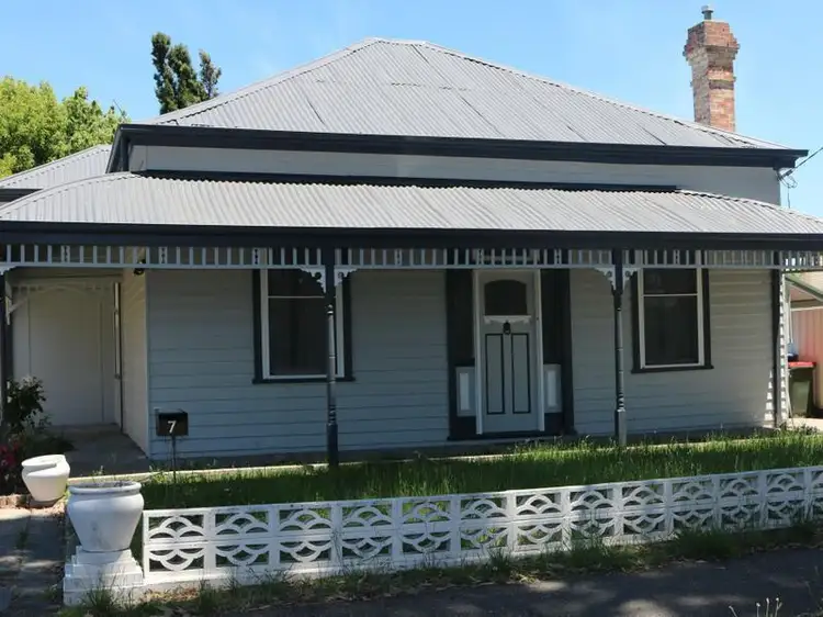 7A Honeysuckle Street