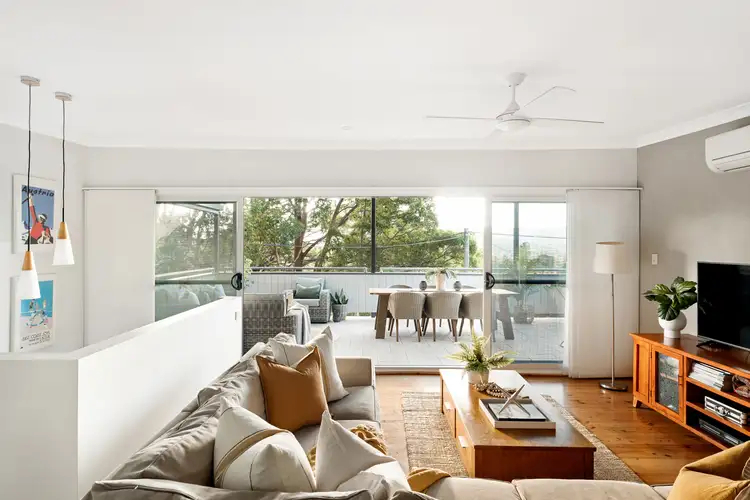 33 Hilltop Avenue, Wollongong NSW 2500