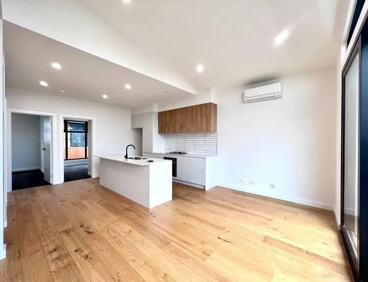 Fourth view of Homely townhouse listing, 2/19 Inglis Avenue, Frankston VIC 3199