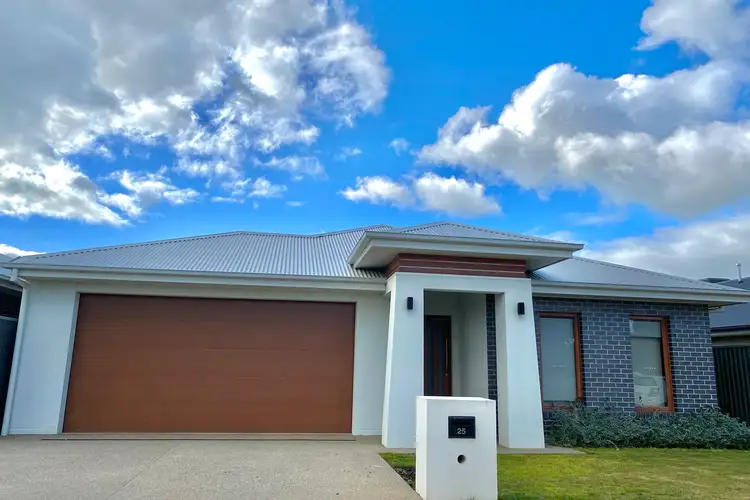 25 Peter Thomson Circuit, Yarrawonga VIC 3730
