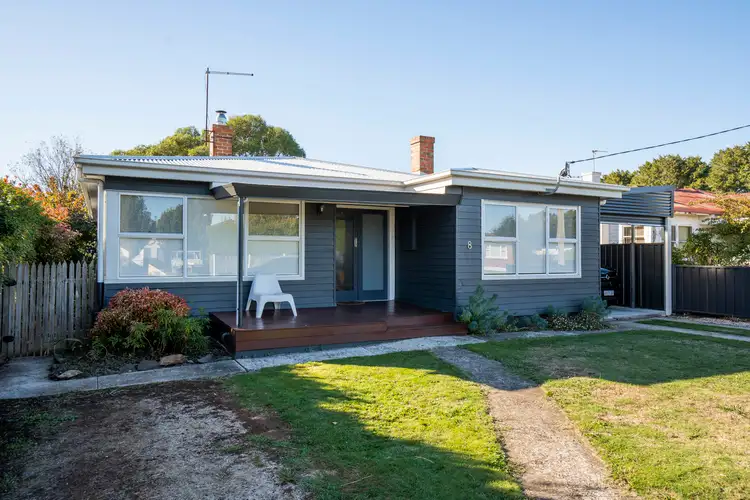 8 Adelaide Street, Devonport TAS 7310