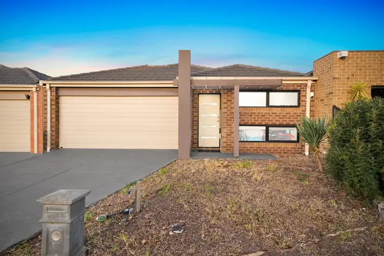 8 Merlot Lane, Point Cook VIC 3030