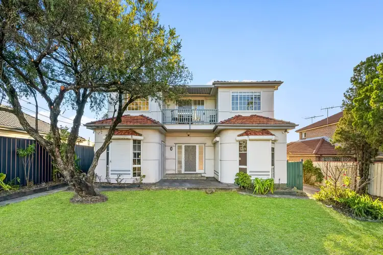 166 Roberts Road, Greenacre NSW 2190