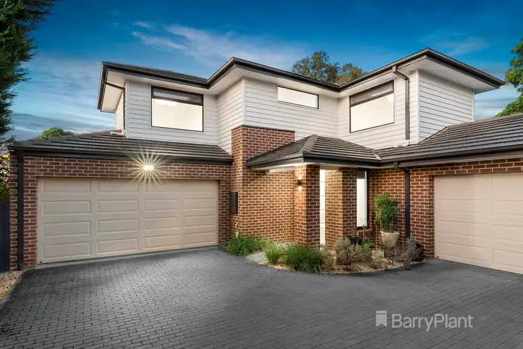 Main view of Homely unit listing, 2/11 Aisbett Avenue, Wantirna South VIC 3152