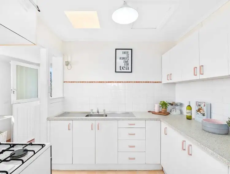Sixth view of Homely house listing, 18 Olivella Street, Mansfield QLD 4122