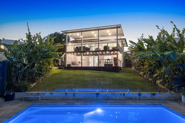 10 Rickston Street, Manly West QLD 4179