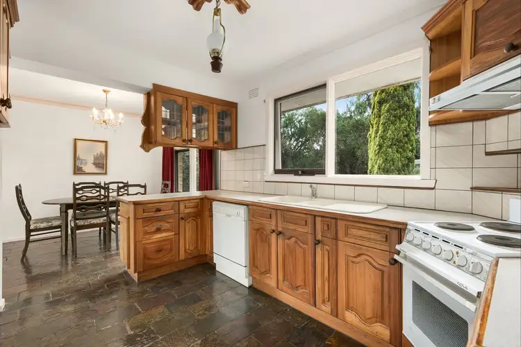 Fifth view of Homely house listing, 10 Flora Street, Keilor VIC 3036