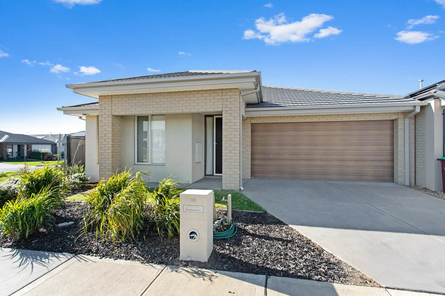 Main view of Homely house listing, 10 Redjim Way, Clyde VIC 3978