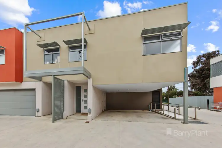 2/55B Oakwood Road, Albanvale VIC 3021
