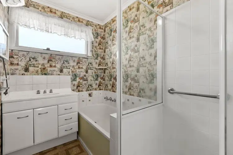 Fifth view of Homely unit listing, 2/2 York Street, Bonbeach VIC 3196