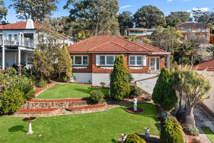 50 McKenzie Avenue, Wollongong NSW 2500