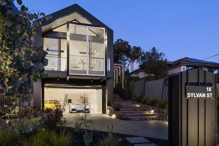 18 Sylvan Street, Montmorency VIC 3094