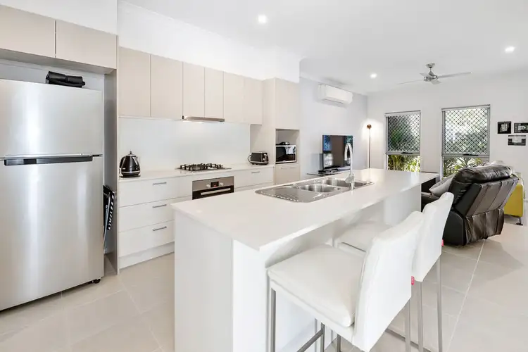 25 Azure Way, Hope Island QLD 4212