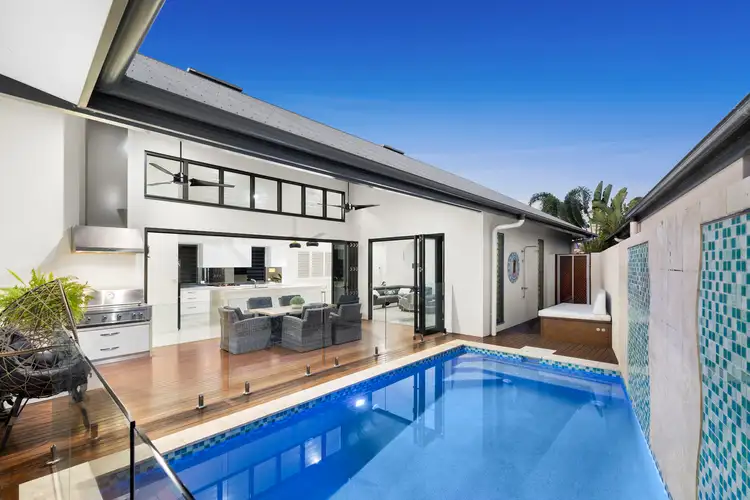 100 Cascade Boulevard, Palm Cove QLD 4879