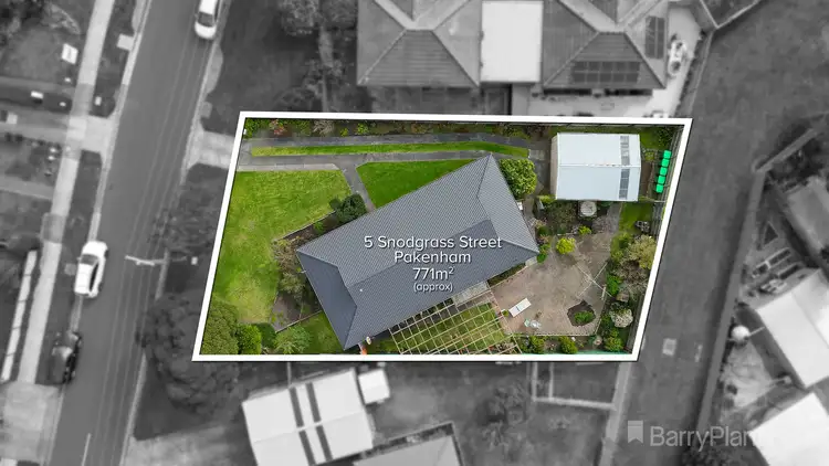 Second view of Homely house listing, 5 Snodgrass Street, Pakenham VIC 3810