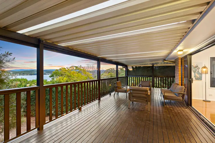 2 Parkstone Close, Speers Point NSW 2284