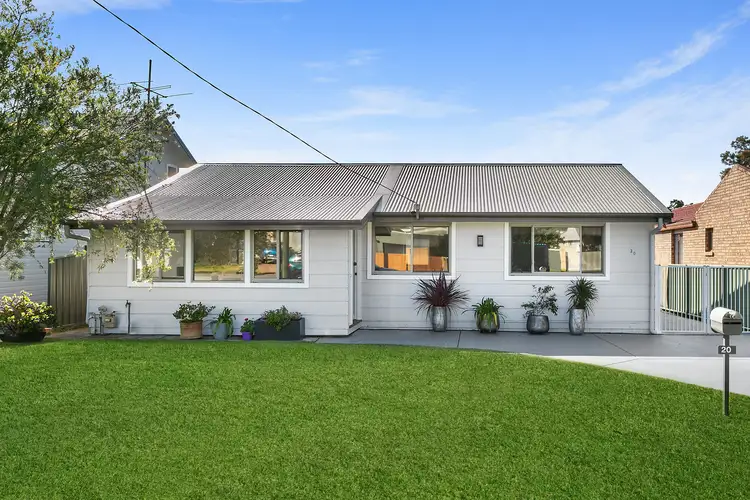 20 Elewa Avenue, Bateau Bay NSW 2261