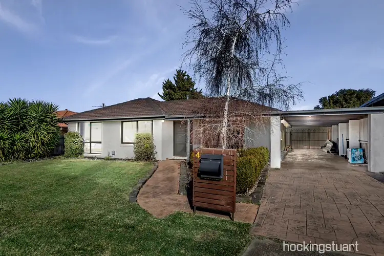 4 Merdon Place, Kurunjang VIC 3337