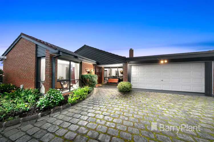 1 Avonmore Close, Mill Park VIC 3082