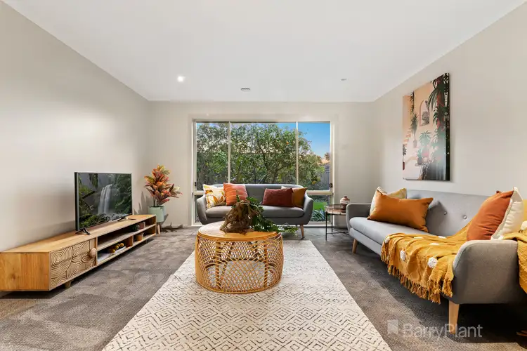 Fifth view of Homely house listing, 8 Viewbank Rise, Beaconsfield VIC 3807