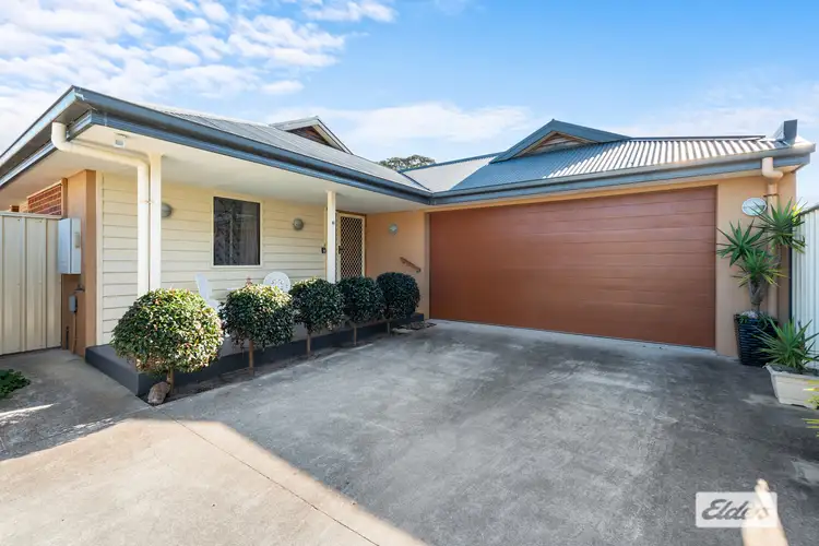 2/15 Jemmeson Street, Lakes Entrance VIC 3909