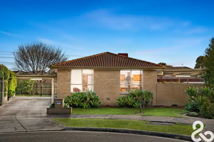1 Pearl Court, Mill Park VIC 3082
