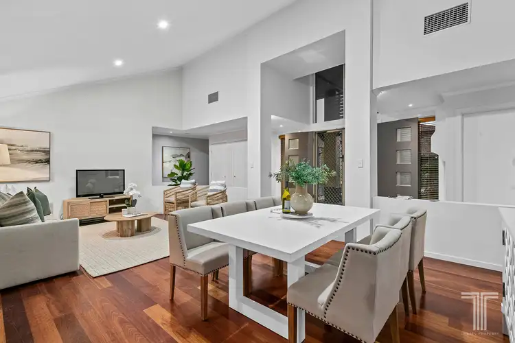 7 Lydstep Court, Carindale QLD 4152