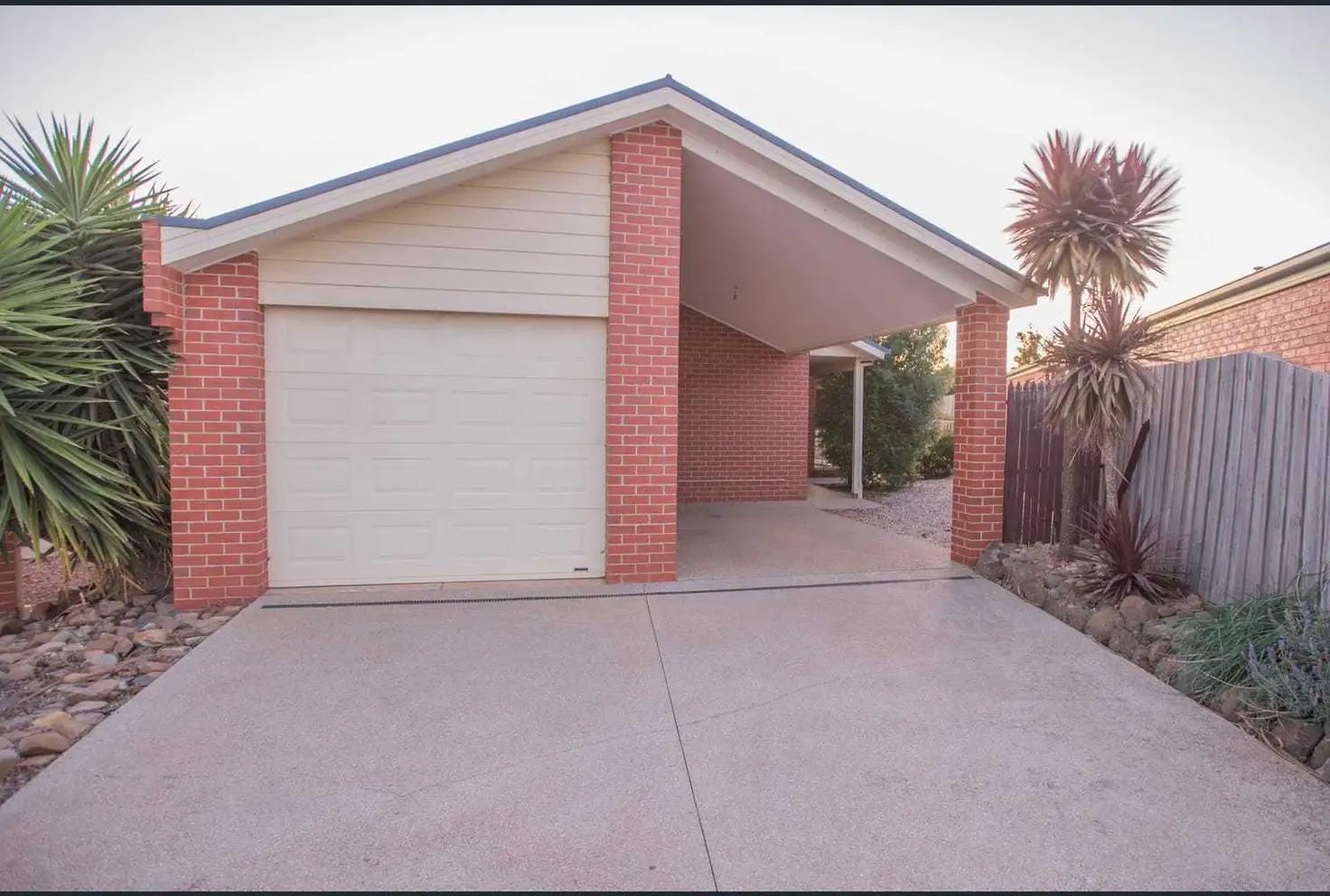 Main view of Homely unit listing, 2/7 Lindsay Place, Bacchus Marsh VIC 3340