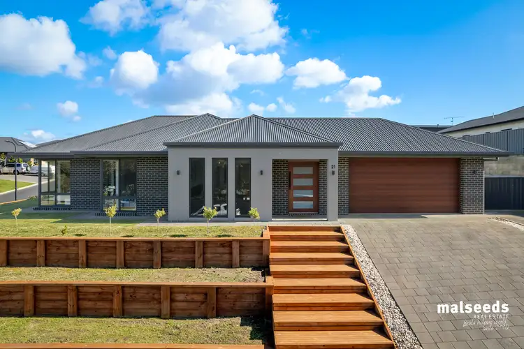 2 Carnoustie Court, Worrolong SA 5291