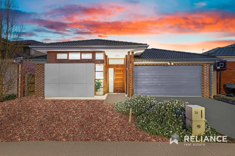 16 Grosset Way, Point Cook VIC 3030