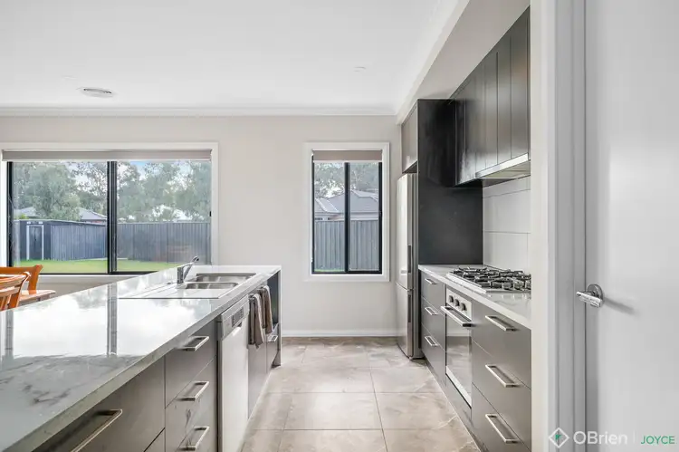Second view of Homely house listing, 8 Mccardel Court, Wangaratta VIC 3677