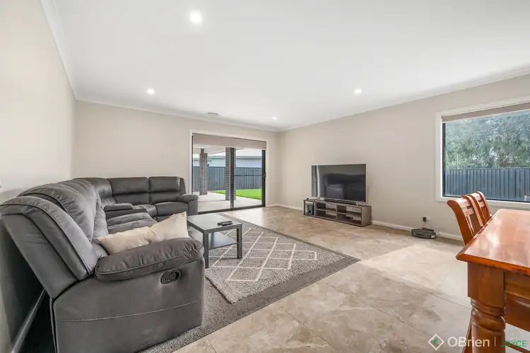 Fourth view of Homely house listing, 8 Mccardel Court, Wangaratta VIC 3677