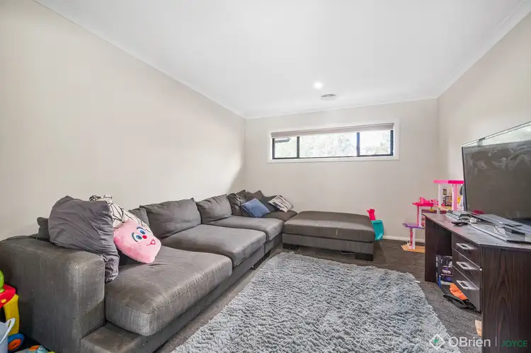 Sixth view of Homely house listing, 8 Mccardel Court, Wangaratta VIC 3677