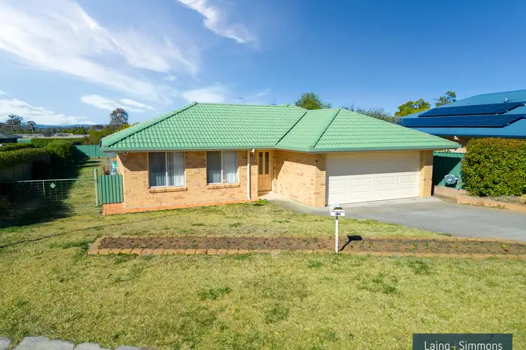 12 Mason Crescent, Armidale NSW 2350