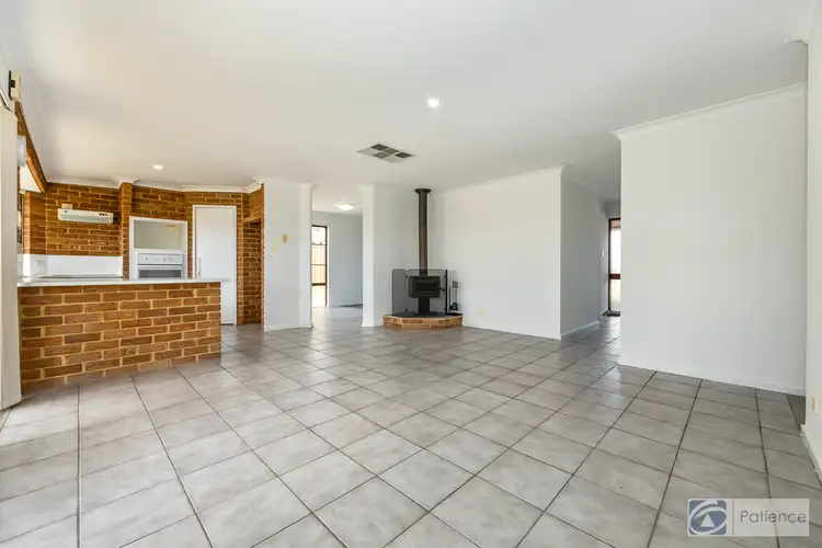 Fourth view of Homely house listing, 7 De Grey Court, Heathridge WA 6027