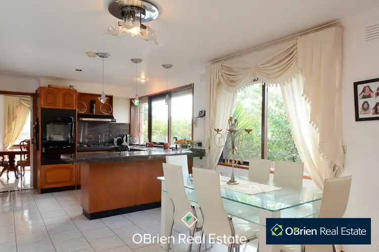 Fifth view of Homely house listing, 2 Nash Court, Endeavour Hills VIC 3802