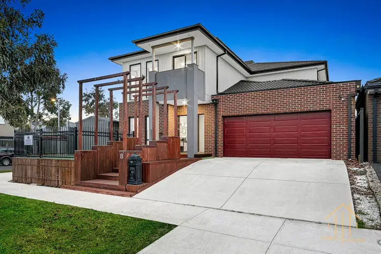 8 Hammersmith Way, Cranbourne East VIC 3977