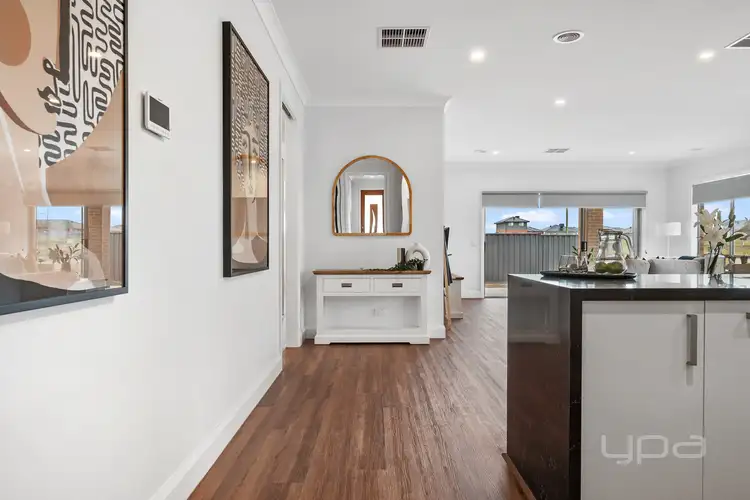 Fifth view of Homely house listing, 2 Buckingham Boulevard, Strathtulloh VIC 3338