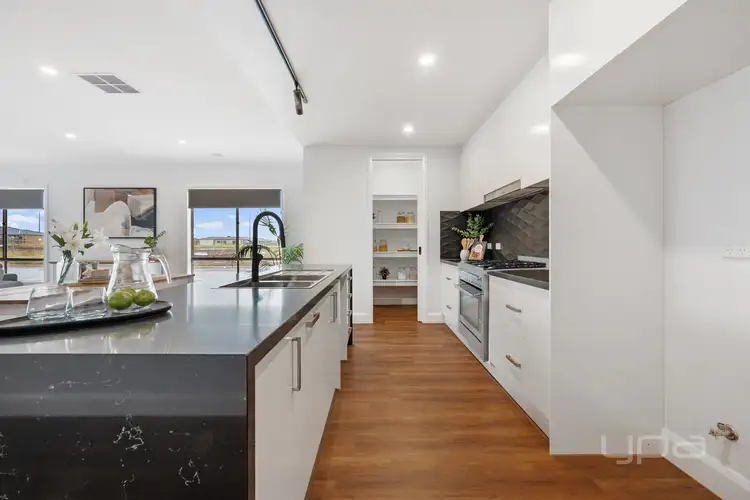 Sixth view of Homely house listing, 2 Buckingham Boulevard, Strathtulloh VIC 3338